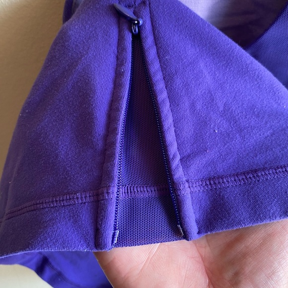 Lululemon - Picture 3 of 3